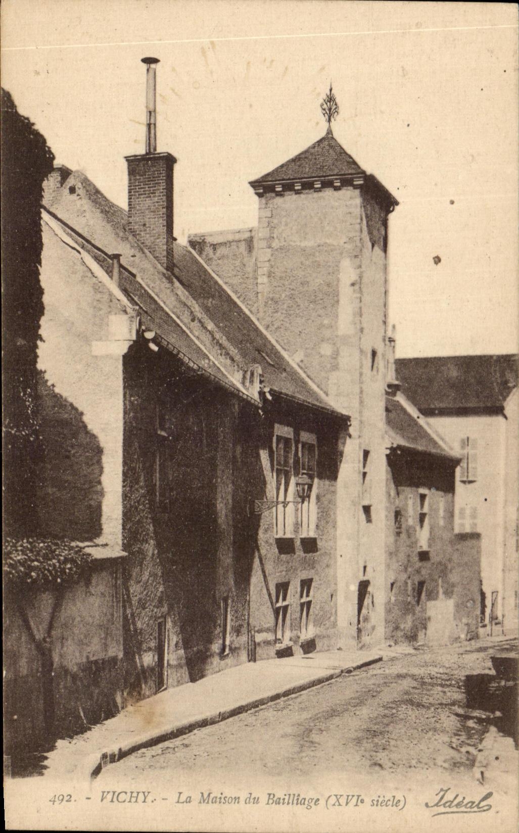 CPA Vichy Le Maison du Bailliage