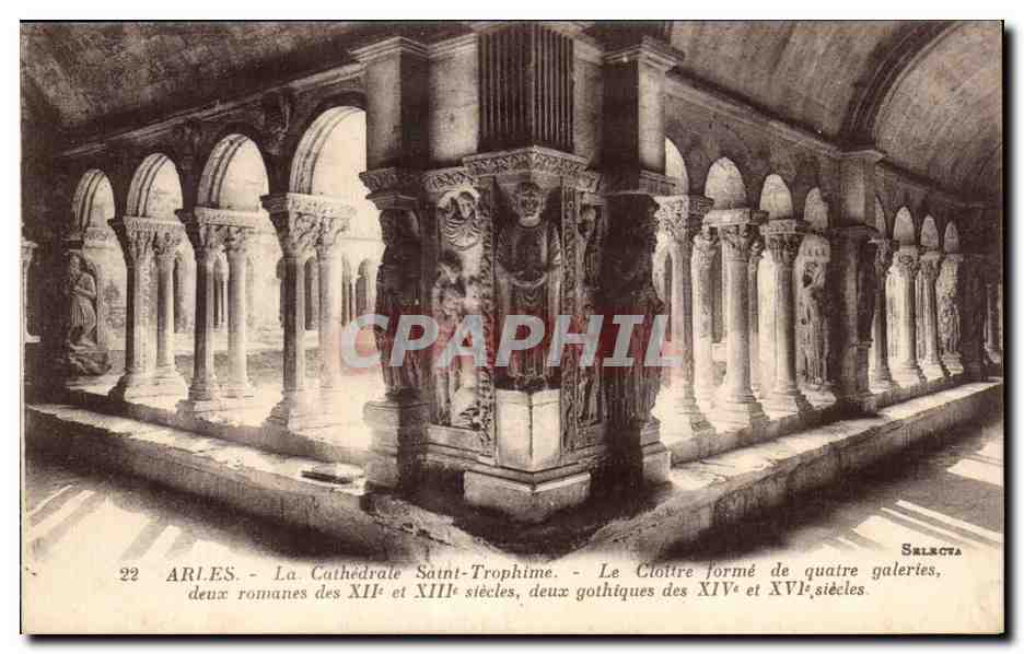 Arles - Die Kathedrale Saint-Trophime - Der Cloister, bestehend aus vier Galerien, zwei romanische aus dem 12. und 13. Jahrhundert, zwei gotische aus dem 14. und 15. Jahrhundert
