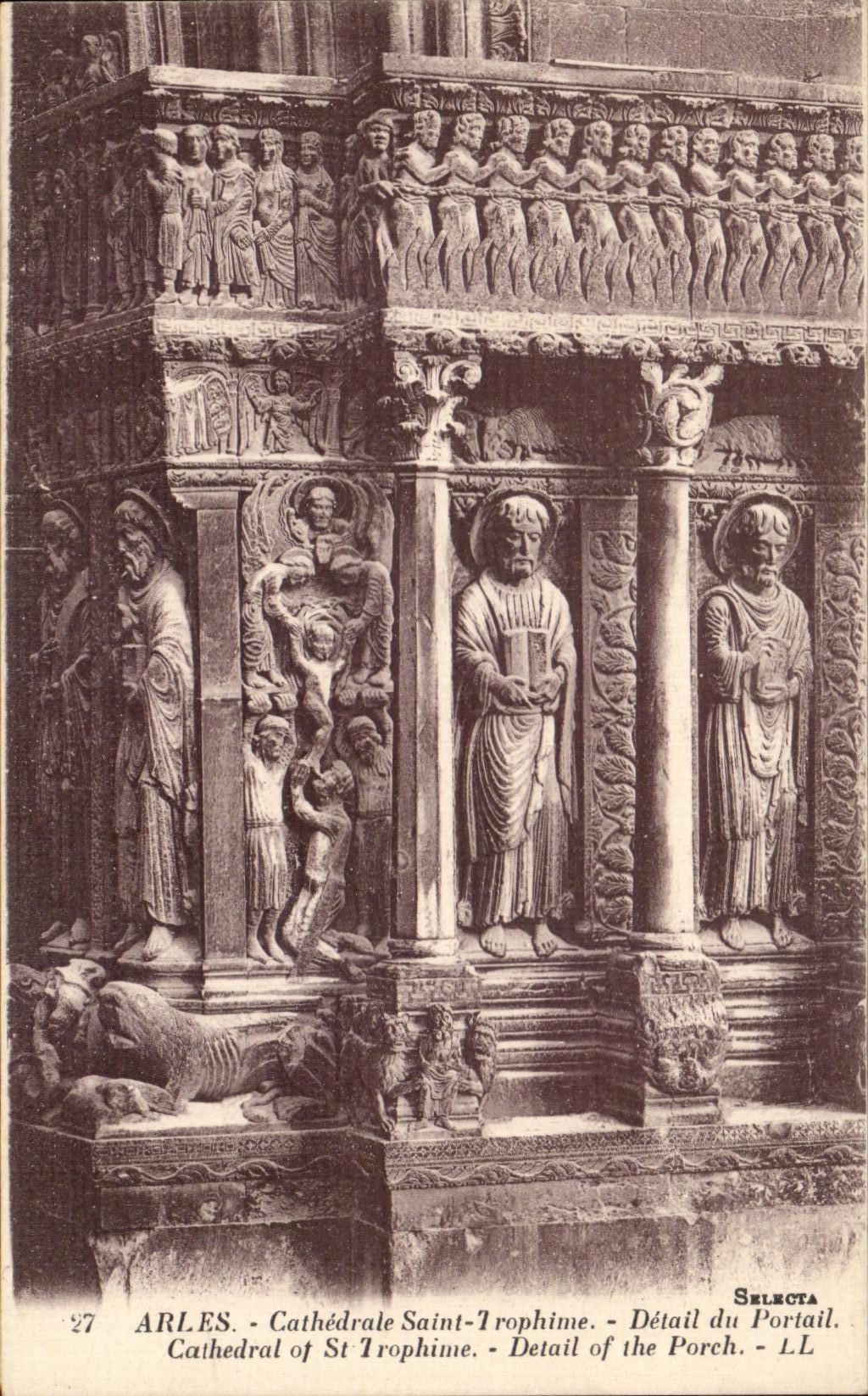 CPA Arles Cathedrale Saint Trophime Detail du Portail