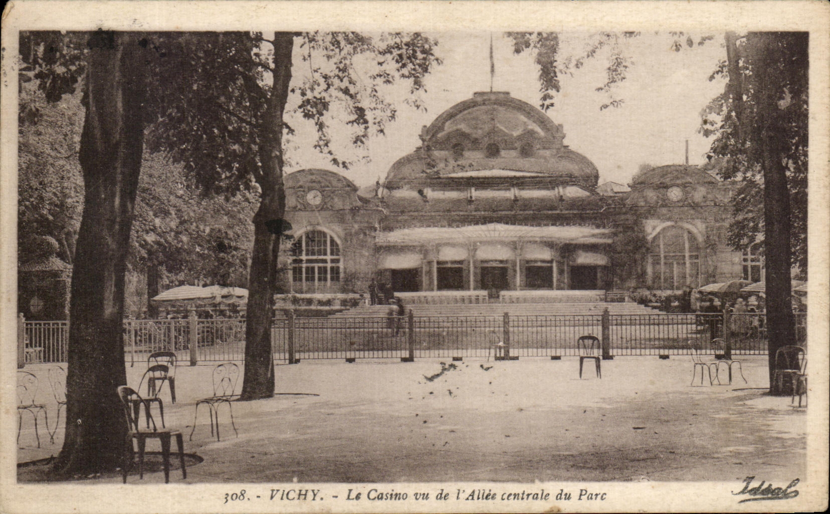 Vichy - Le Casino vu de l'Allée centrale du Parc — Éditions Idéal, n° 308