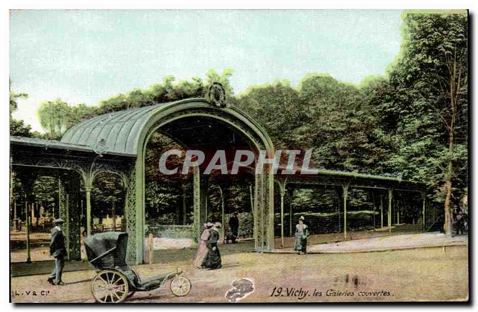 CPA Vichy Les Galereis Couvertes