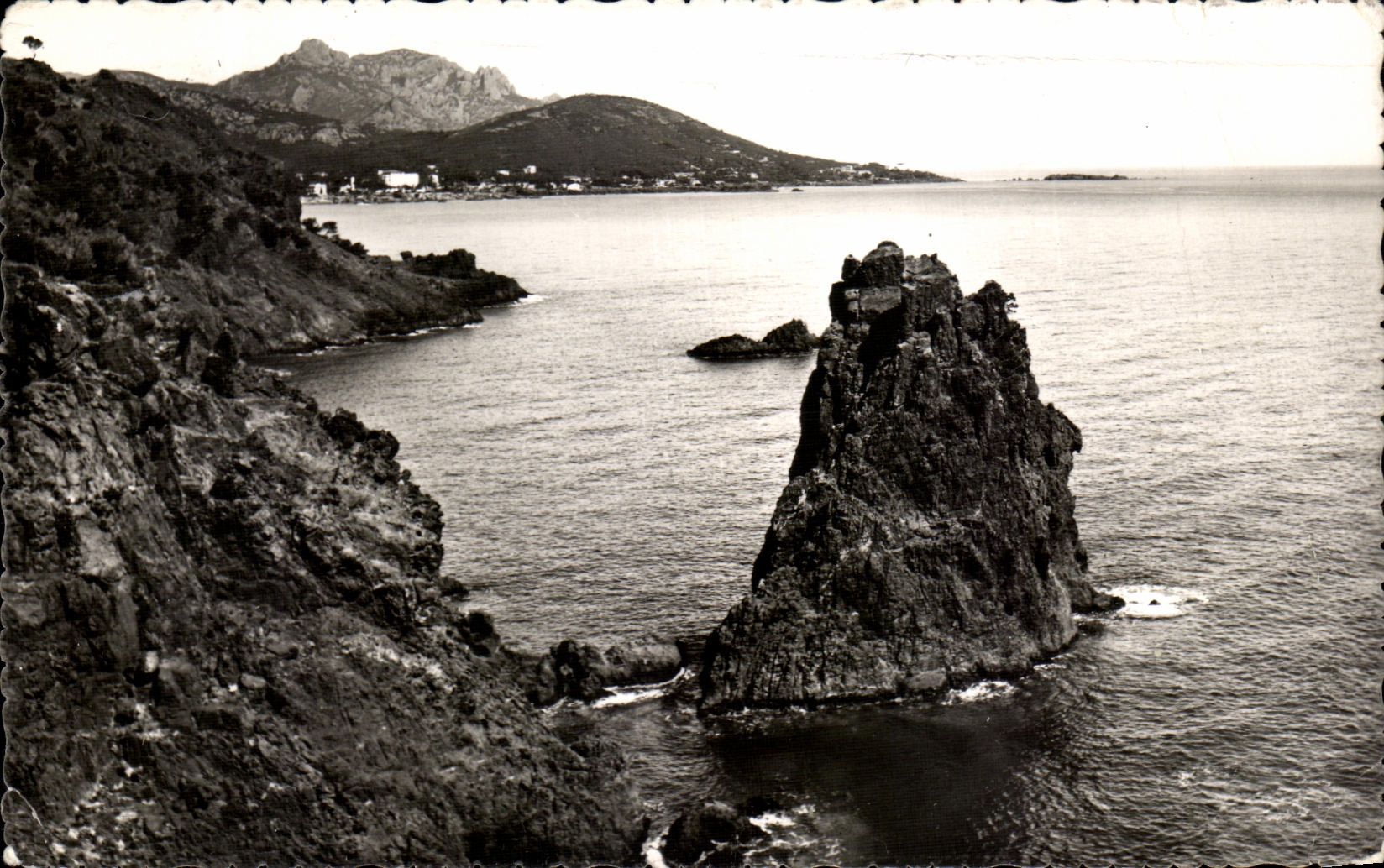 CPA La Corniche D'Or Saint Raphael Agay Rochers au Cap