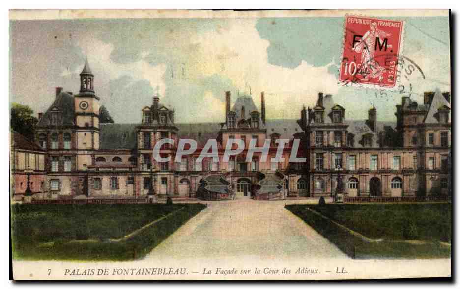 Palazzo di Fontainebleau — La Façade sulla Cour des Adieux — LL.