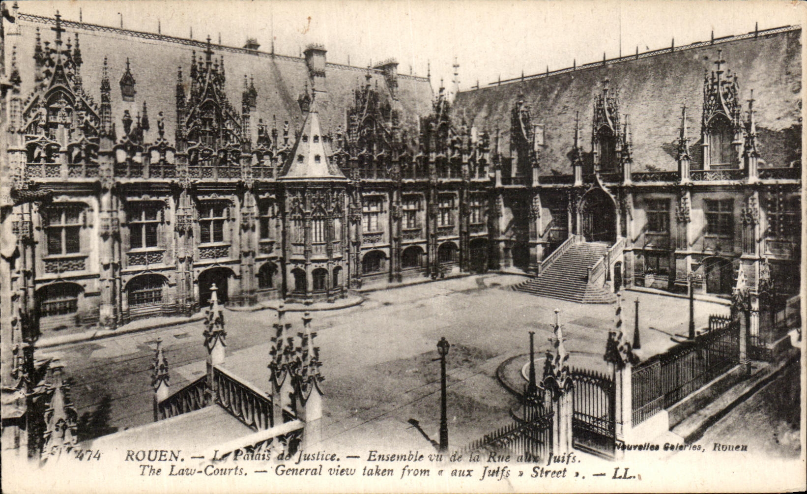CPA Rouen Le Palais de Justice Ensemble vu de la Rue aux Juifs