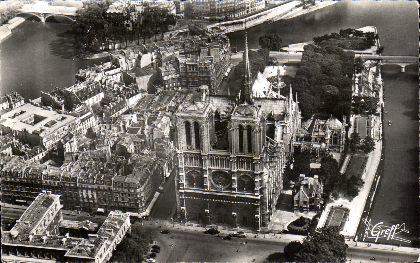 CPSM Paris Vue aerienne Notre Dame de Paris L'Entre deux Iles