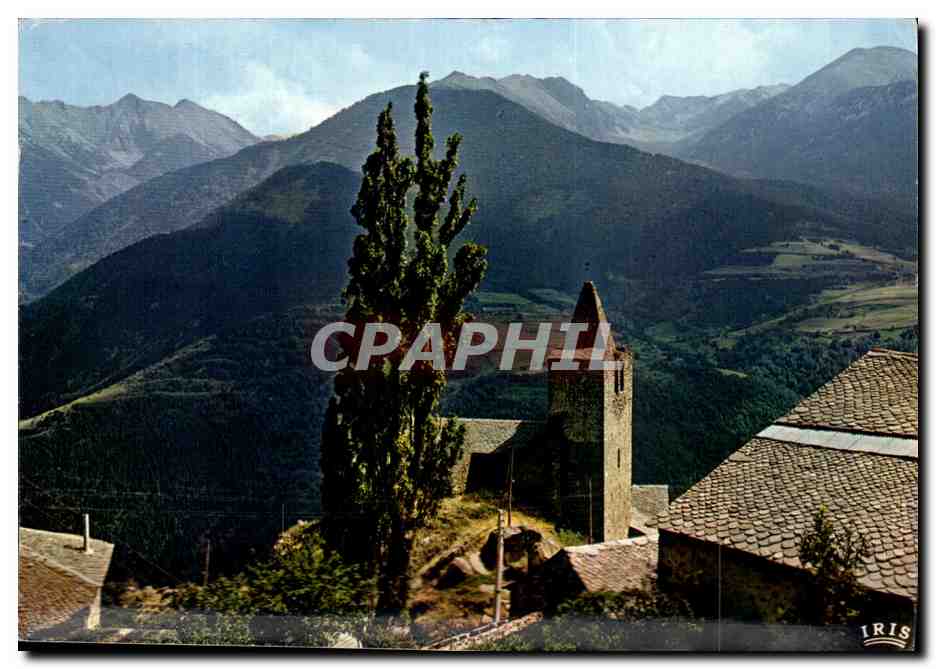 Le clocher de Sauto — Au fond, la chaîne des Pyrénées — éditeur IRIS