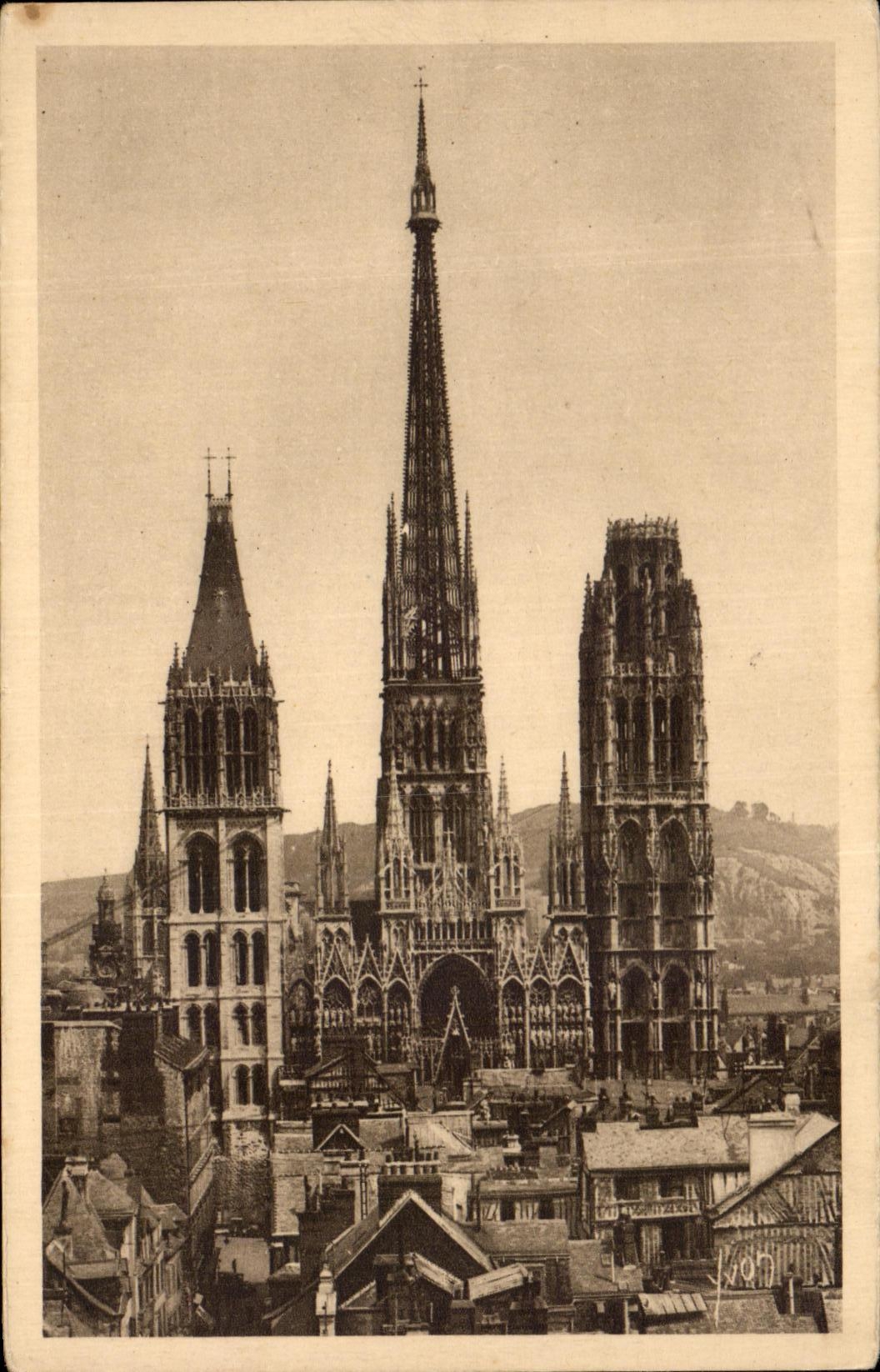 CPA Rouen Vue Generale sur la Cathedrale