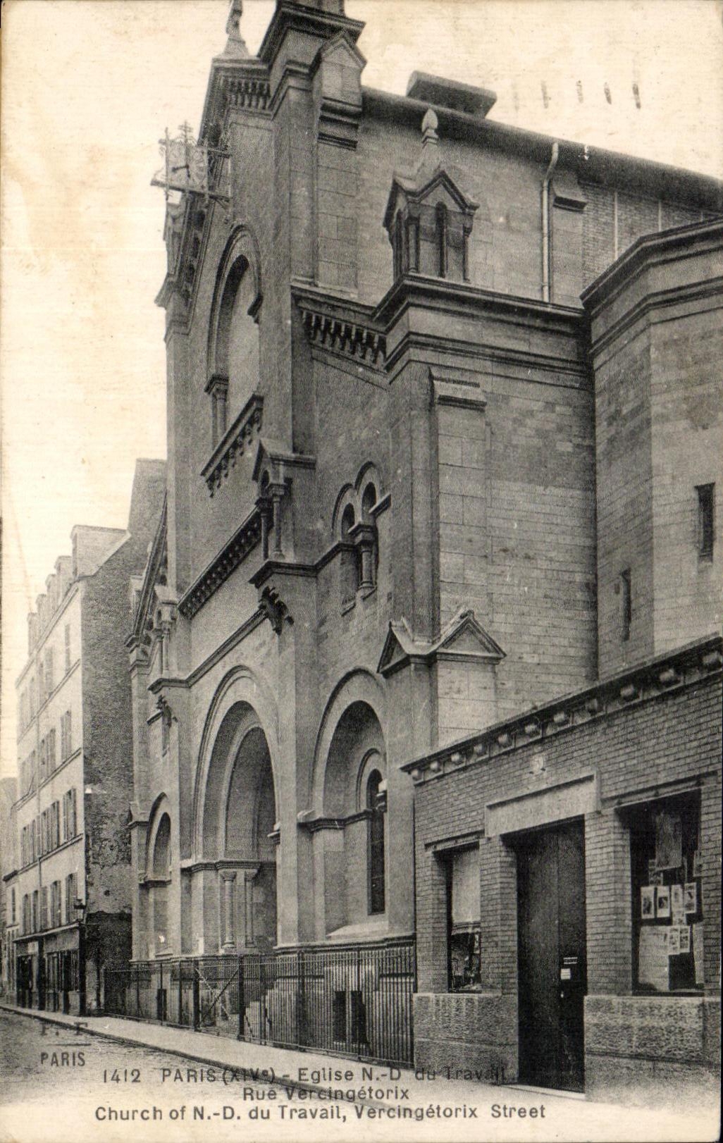 CPA Paris Eglise N D du Travail Rue Vercingetorix