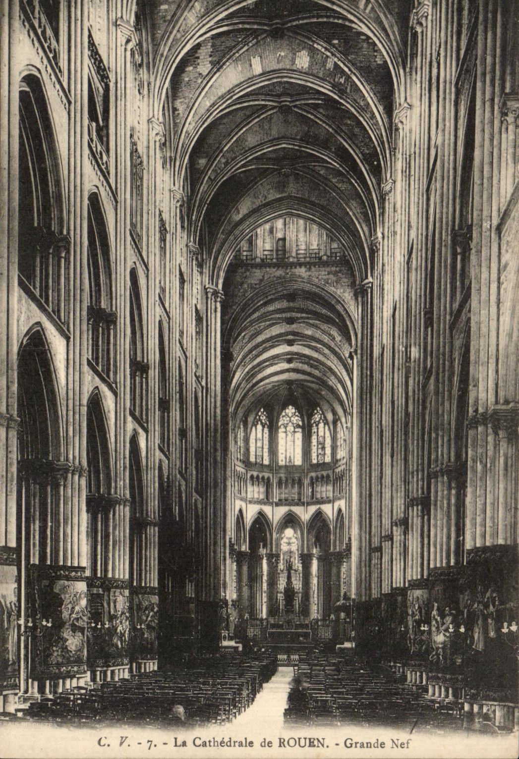 CPA La Cathedrale De Rouen Grande Nef
