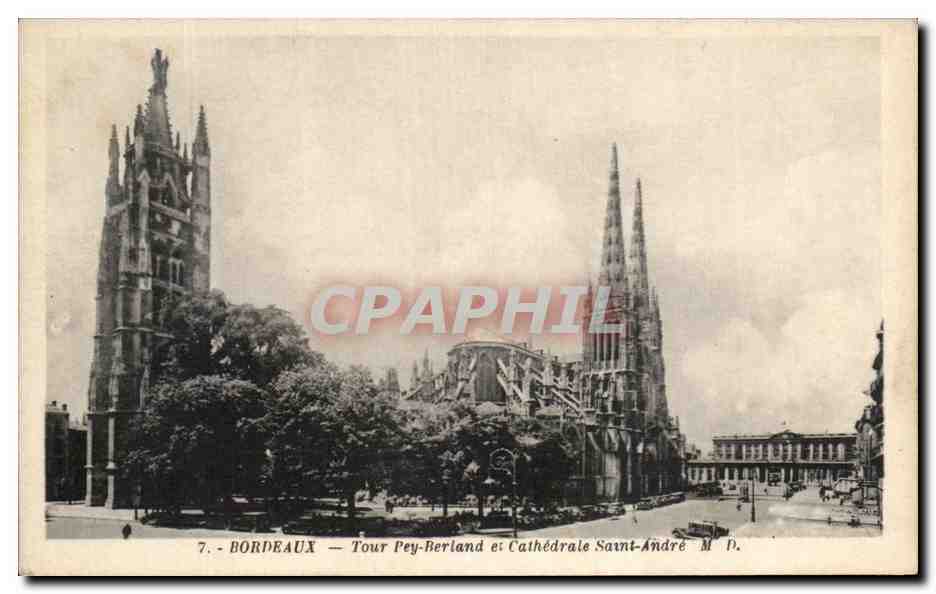CPA Bordeaux Tour Pey Berland Et Cathedrale Saint Andre