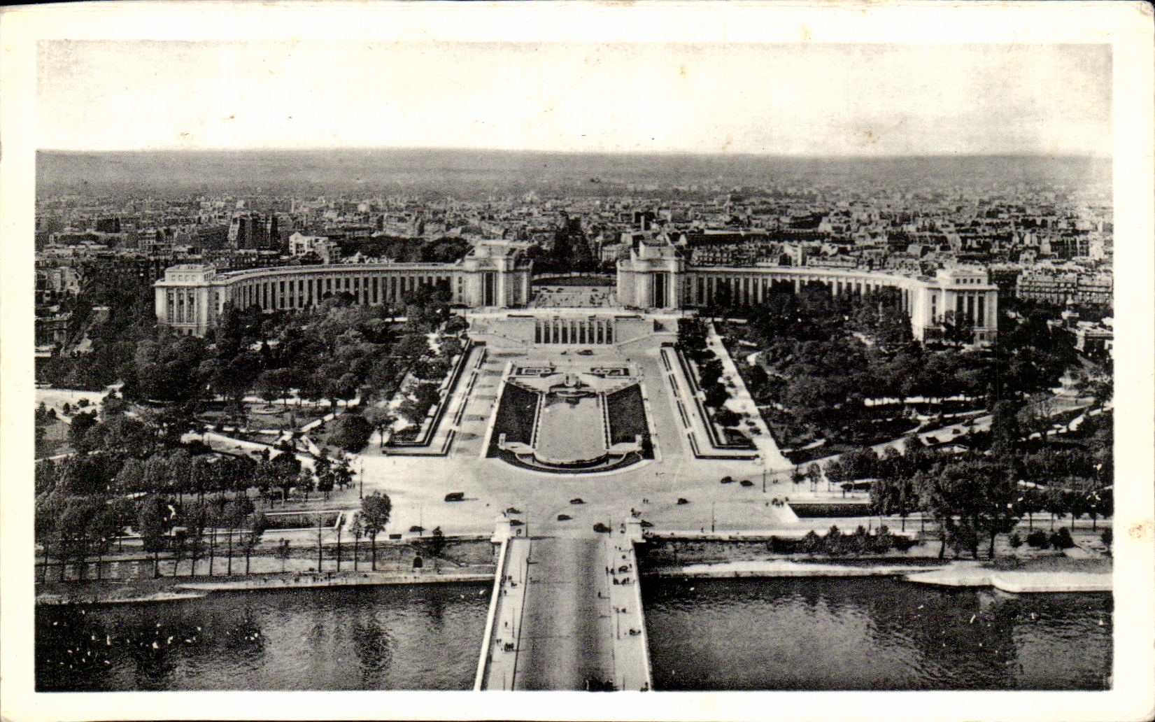 CPA Paris Vue Panoramique Du Palais de Chaillot
