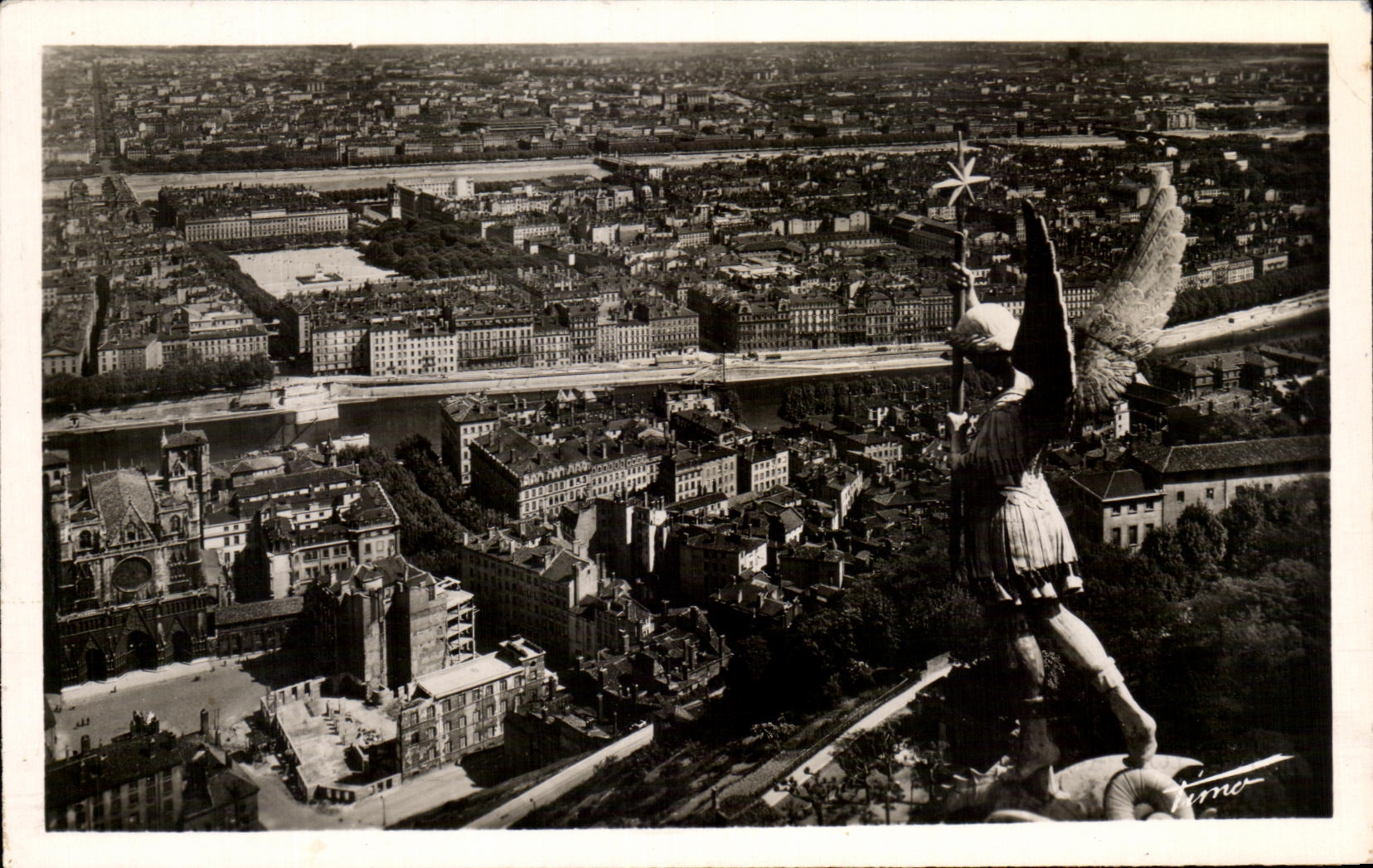 LYON (Rhône) — Vue générale prise de la Basilique de Fourvières — Les Tirages Modernes