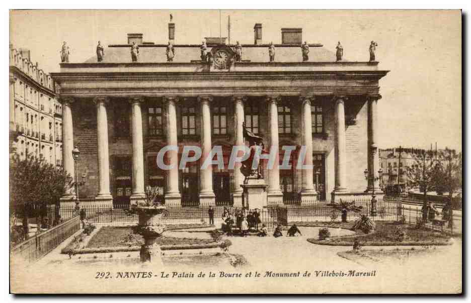 CPA Nantes Le Palais de la Bourse et le Monument de Villebois Mareuil