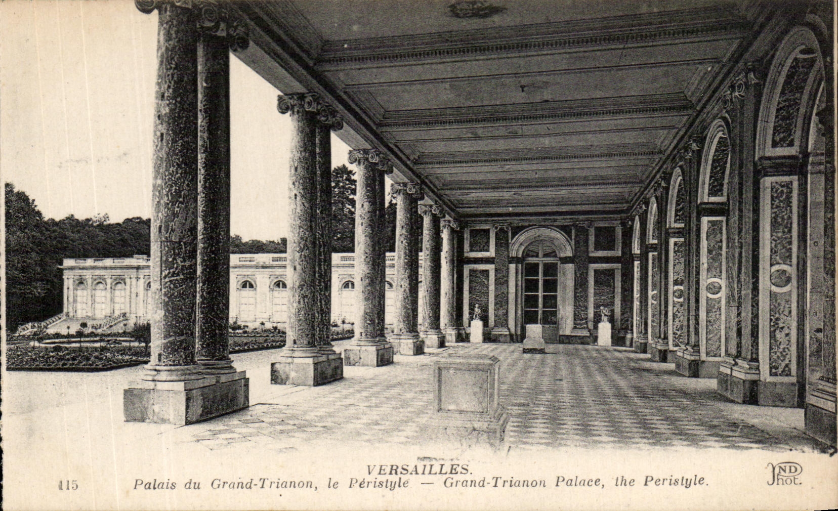Palais du Grand-Trianon, le Péristyle — Versailles