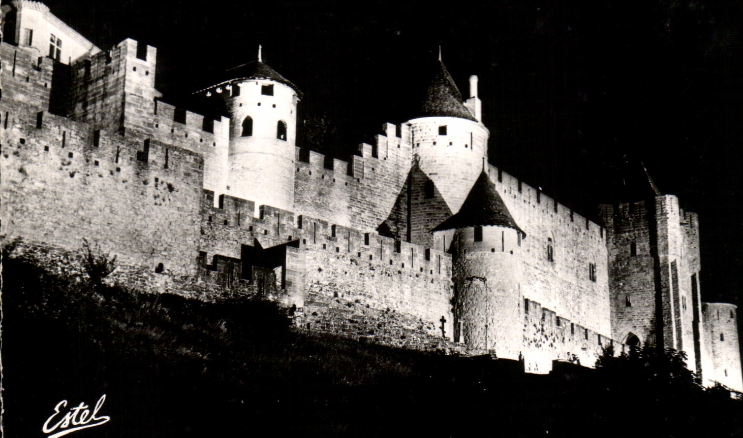 CPA La Cite De Carcassonne Illuminee Montee De La Porte D'Aude