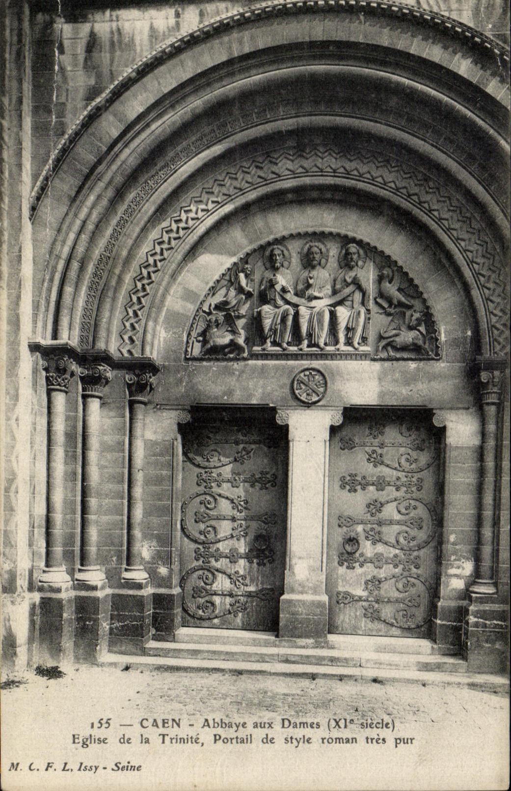CPA Caen Abbaye aux Dames Eglise de la Trinite Portail de style roman tres pur
