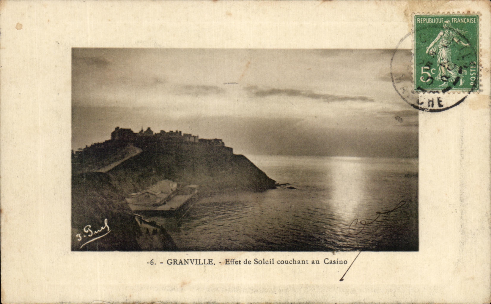 Granville - Effet de Soleil couchant au Casino — B. Brul