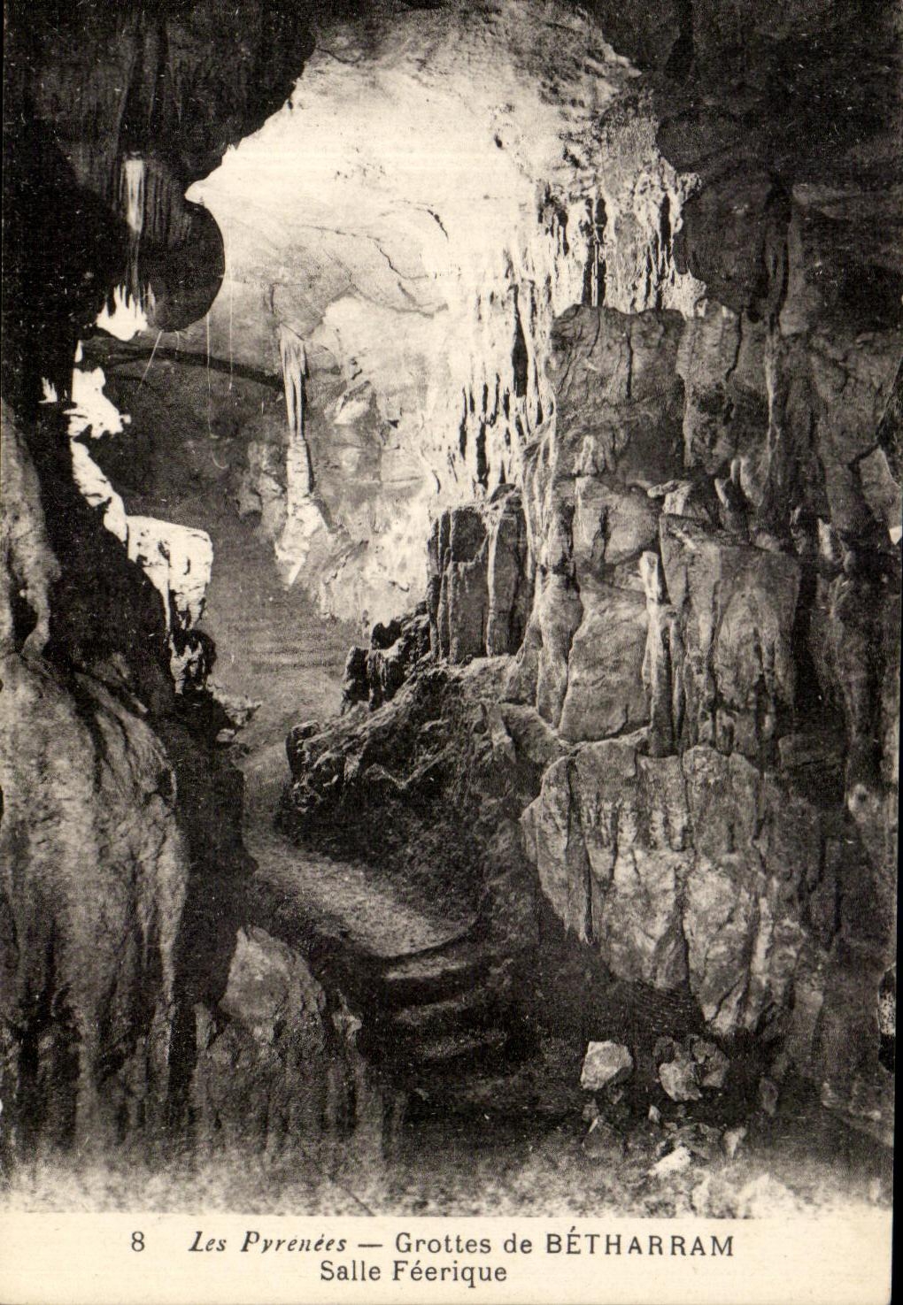 Les Pyrénées — Grottes de BÉTHARRAM — Salle Féerique