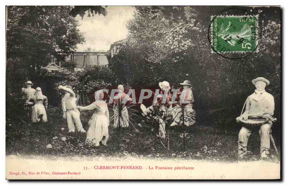 Clermont-Ferrand - La Fontaine pétrifiante — Bougé, 21, Rue de l'Éeu, Clermont-Ferrand