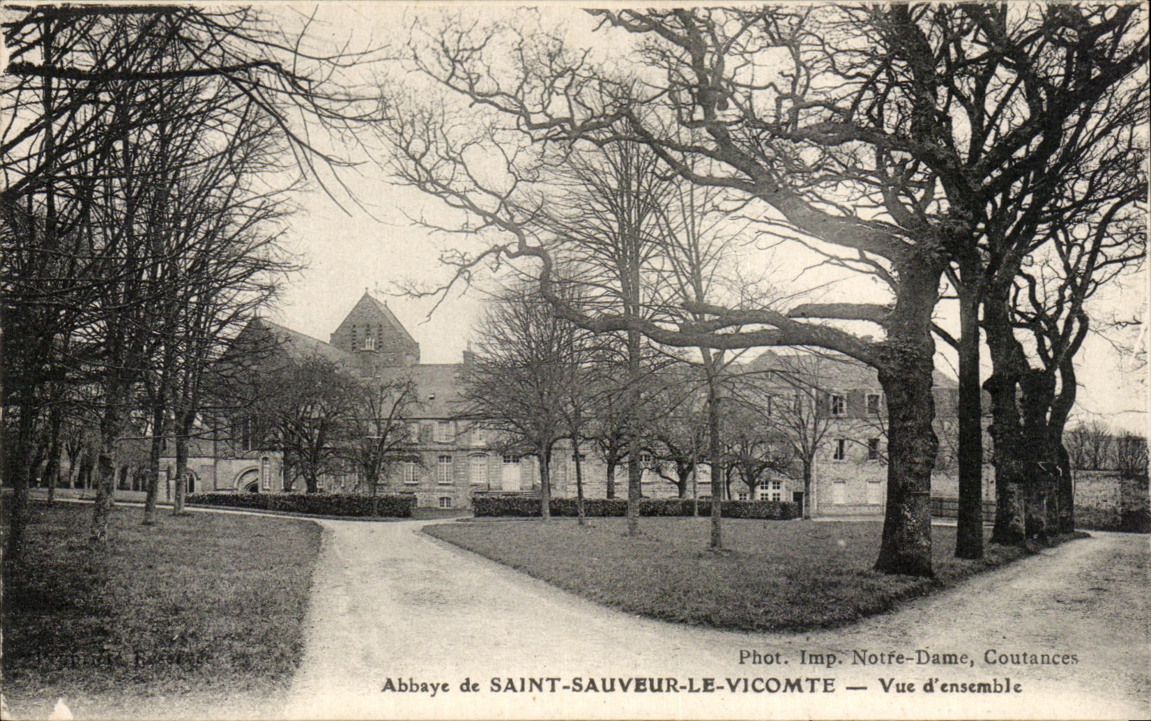 Abbaye de Saint-Sauveur-le-Vicomte — Vue d'ensemble — Phot. Imp. Notre-Dame, Coutances