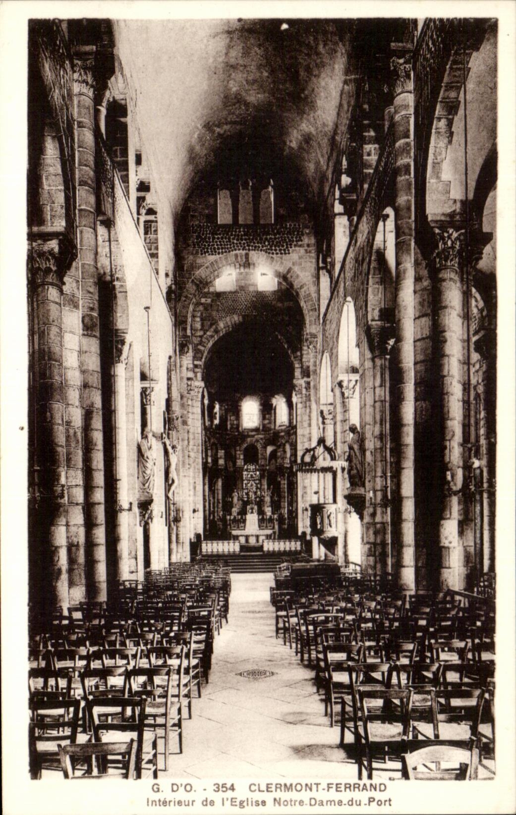 Intérieur de l'Église Notre-Dame-du-Port — Clermont-Ferrand — G. D'O. - 354