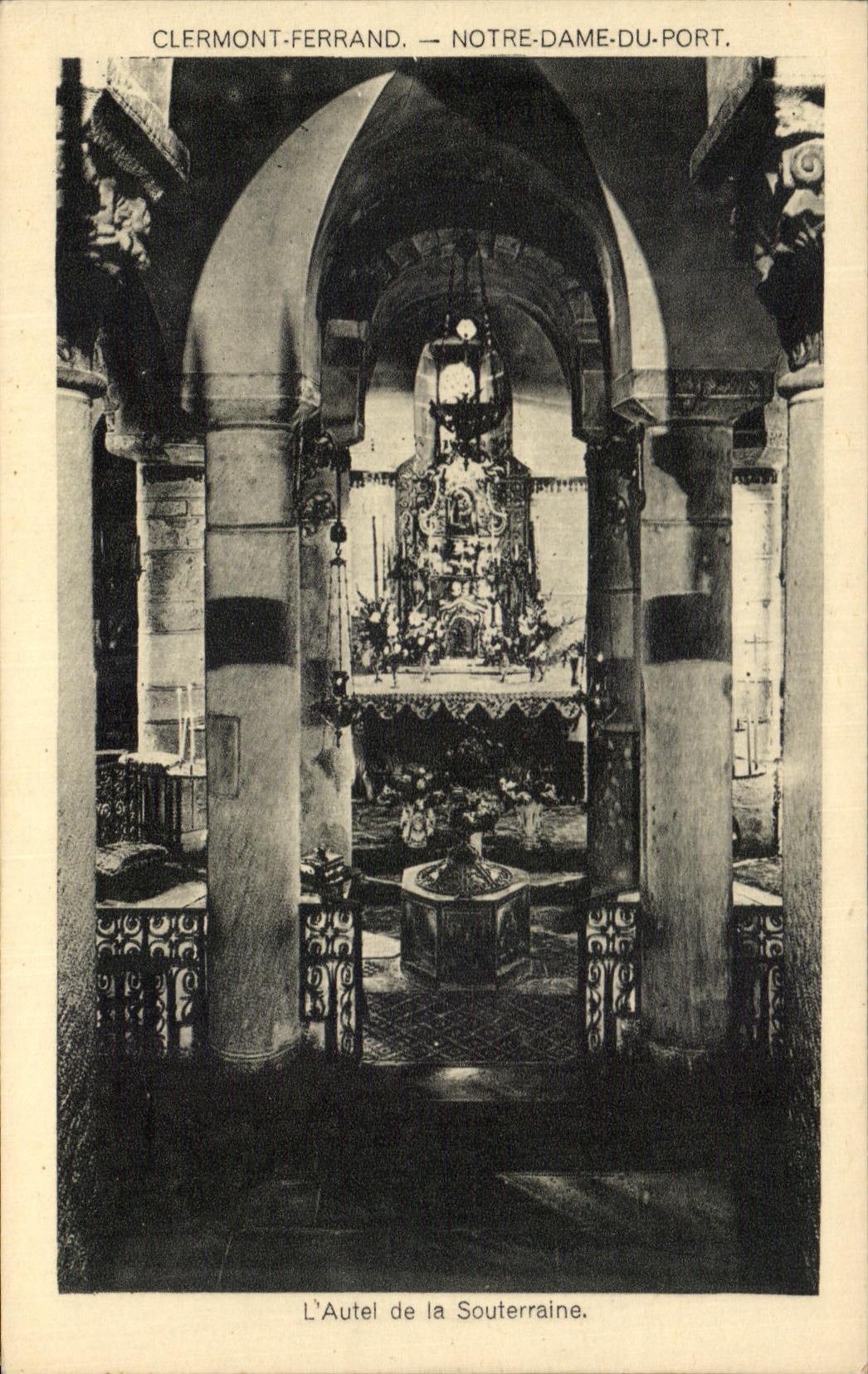Clermont-Ferrand — Notre-Dame-du-Port — L'Autel de la Souterraine