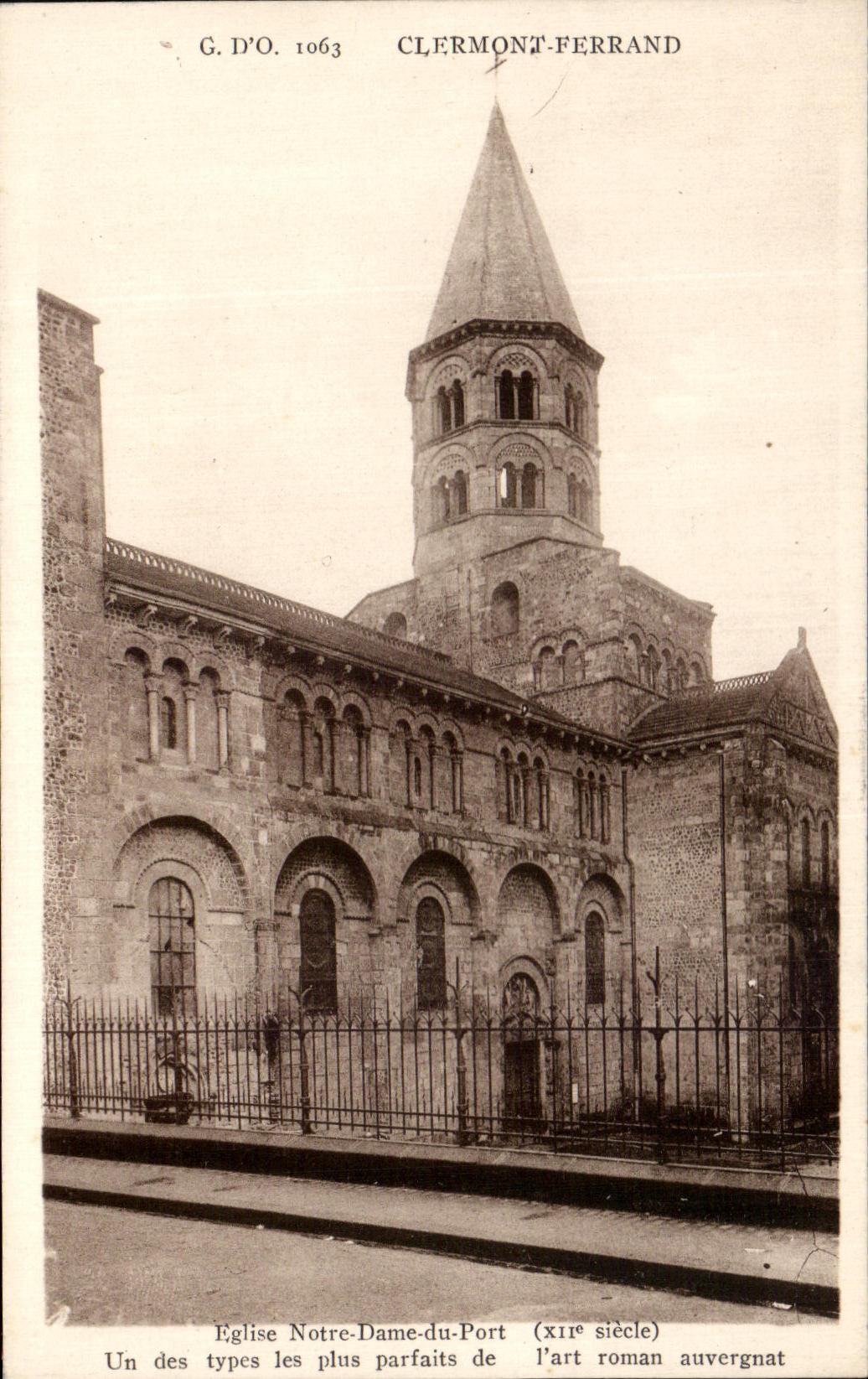 Clermont-Ferrand — Église Notre-Dame-du-Port (XIIe siècle) — G.D'O. 1063