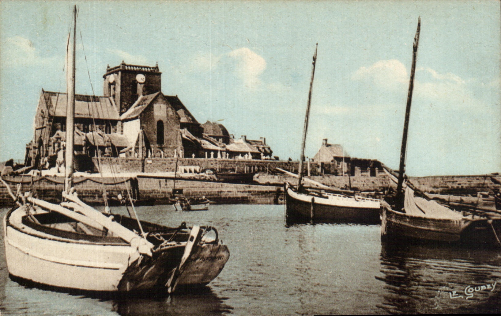 Barfleur (Manche) — Vue de l'église et du port — Éditions Normandes Le Goubey