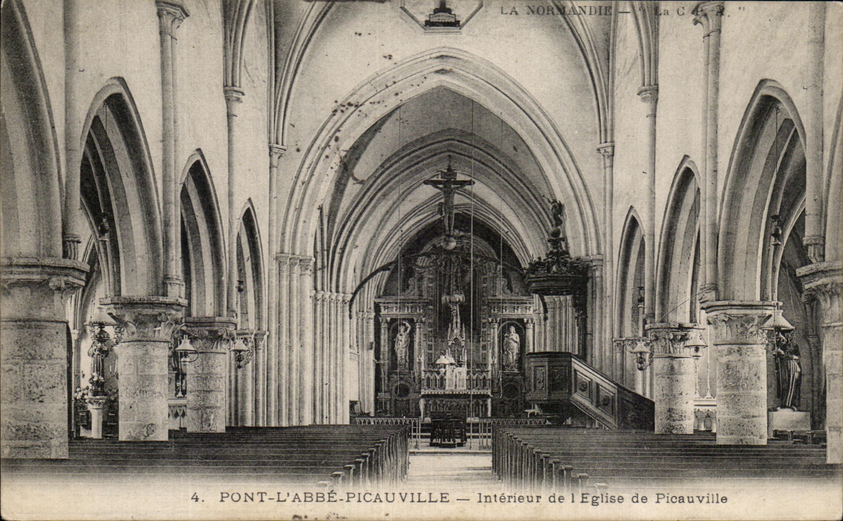 PONT-L'ABBÉ-PICAUVILLE — Intérieur de l'Église de Picauville — La C.A. 4