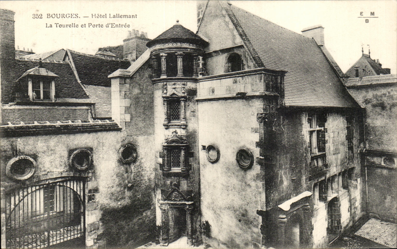 CPA Bourges Hotel Lallemant La Tourelle Et Porte d'Entree