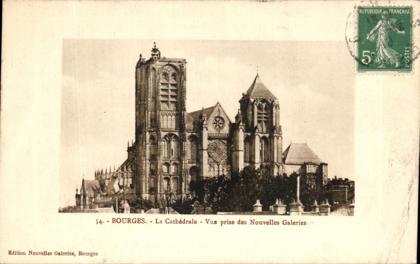 Bourges - La Cathédrale - Vue prise des Nouvelles Galeries - Edition Nouvelles Galeries