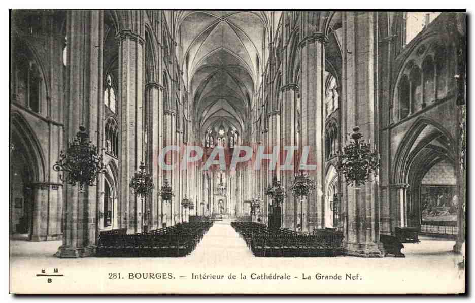 CPA Bourges Interieur De La Cathedrale La Grande Nef