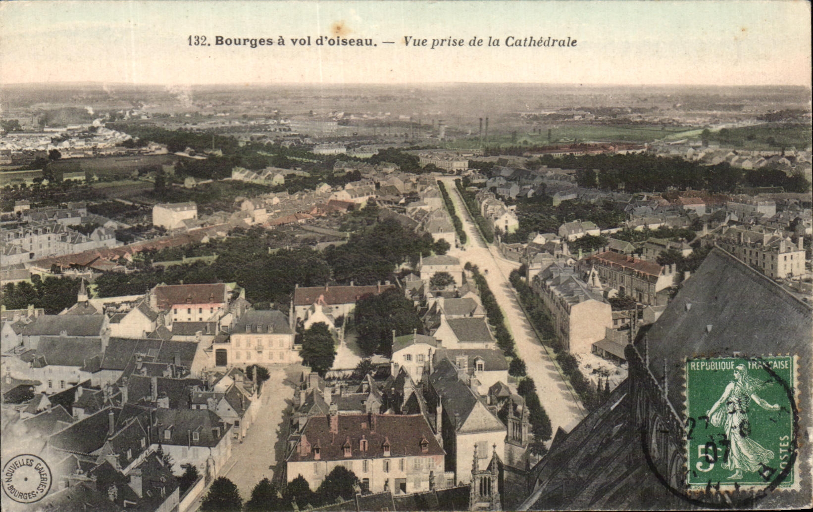 CPA Bourges A Vol D'Oiseau Vue Prise De La Cathedrale