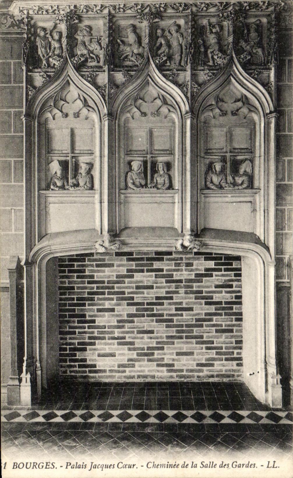 CPA Bourges Palais Jacques Coeur Cheminee De La Salle Des Gardes