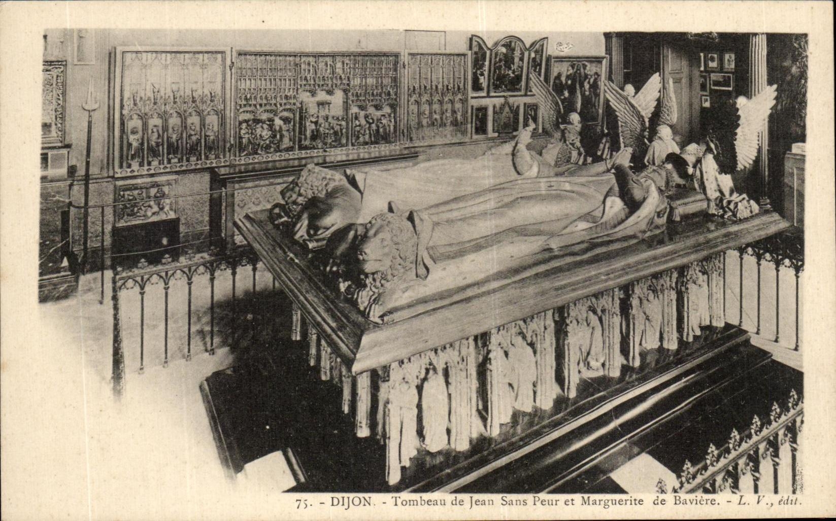 CPA Dijon Tombeau de Jean Sans Peur et Marguerite de Baviere