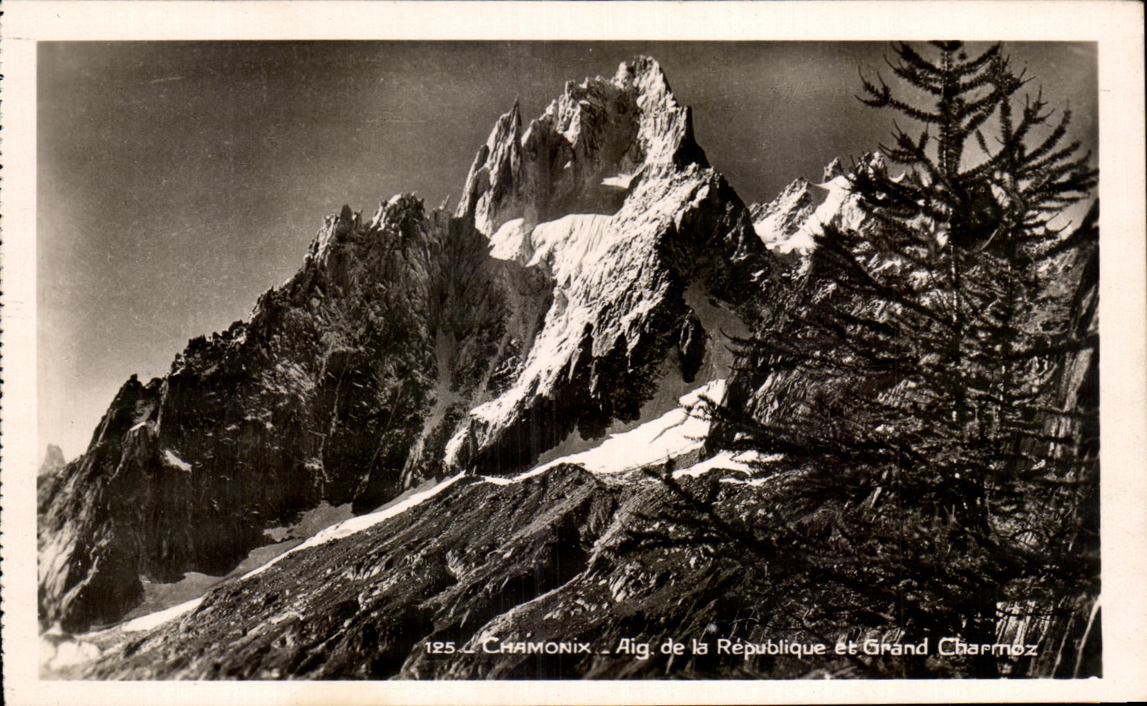 CPA Chamonix Aiguille De La Republique 