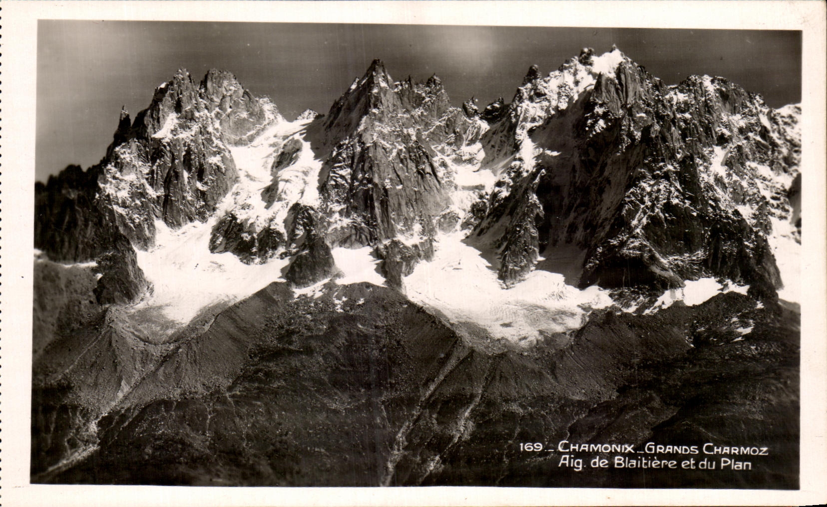 CPA Chamonix Grands Charmoz Aiguille De Blaitiere Et Du Plan