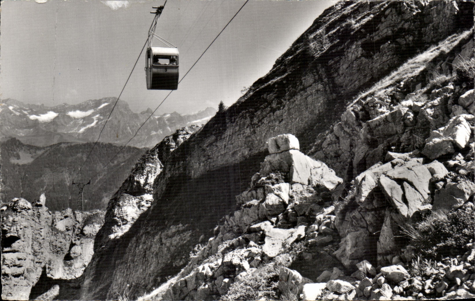 CPA Leysin Telepherique Et Rochers De la Berneuse Au Fond Les Muverans