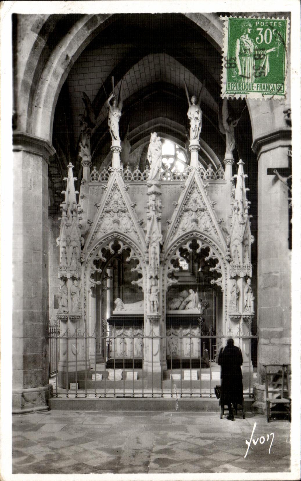 Tréguier (Côtes-du-Nord) — La Cathédrale - Tombeau de St Yves — Éditions d'Art 'Véron' Paris