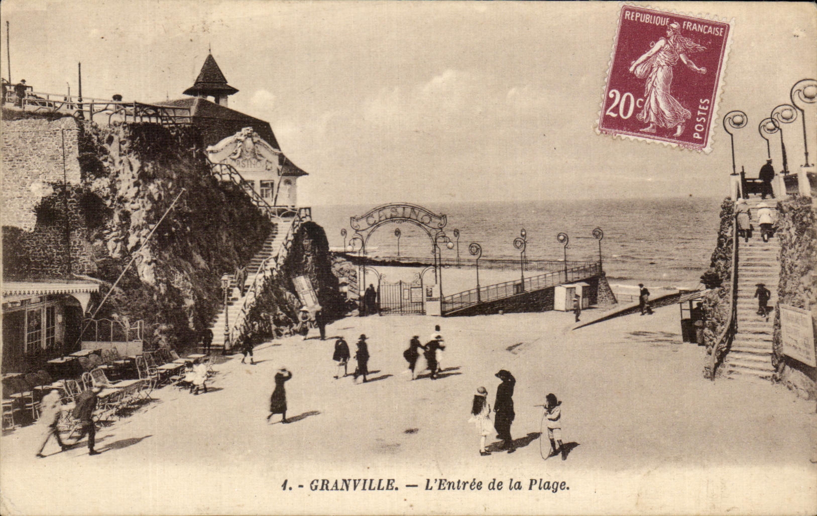 CPA Granville L'Entree De La Plage