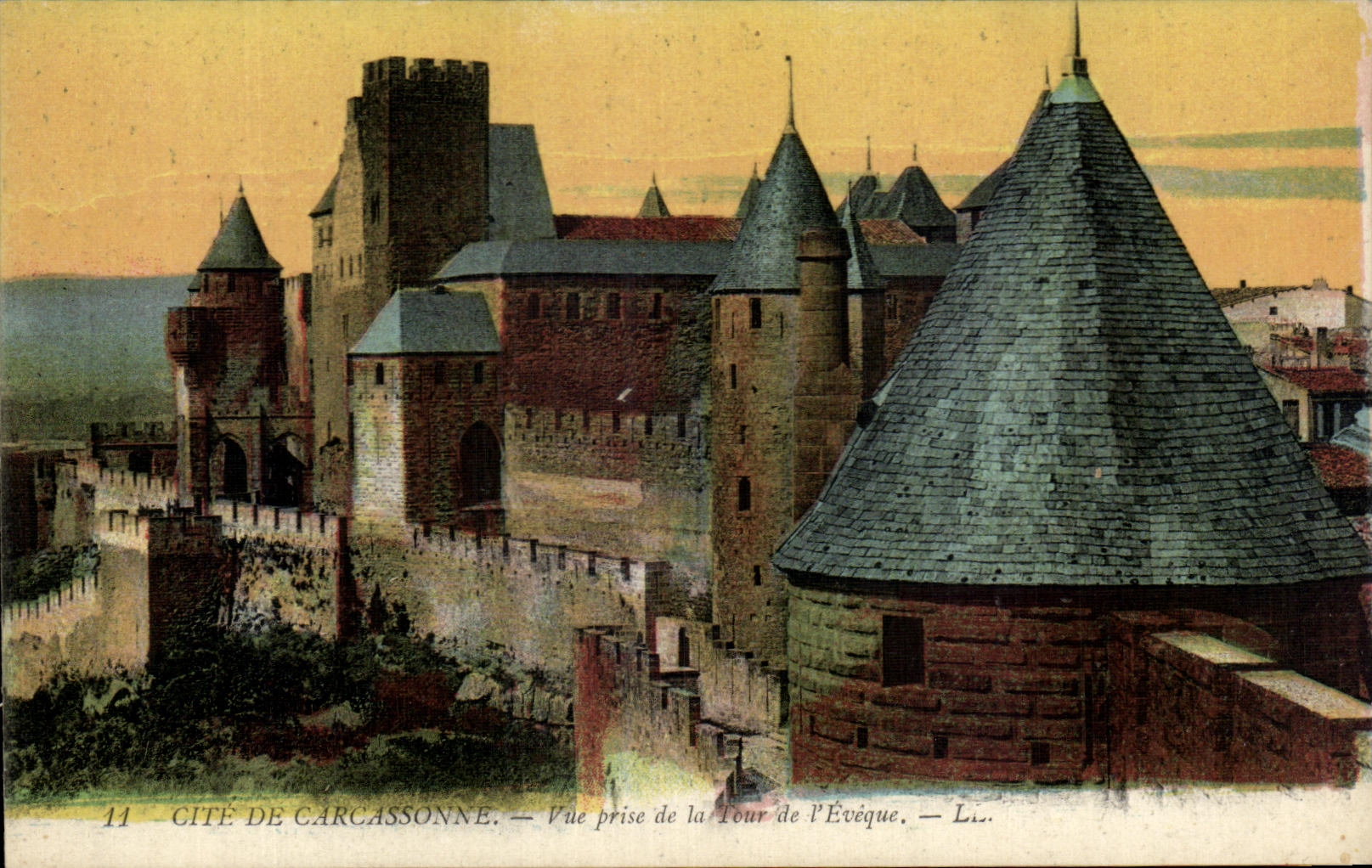 CPA Cite De Carcassonne Vue Prise De La tour de l'Eveque