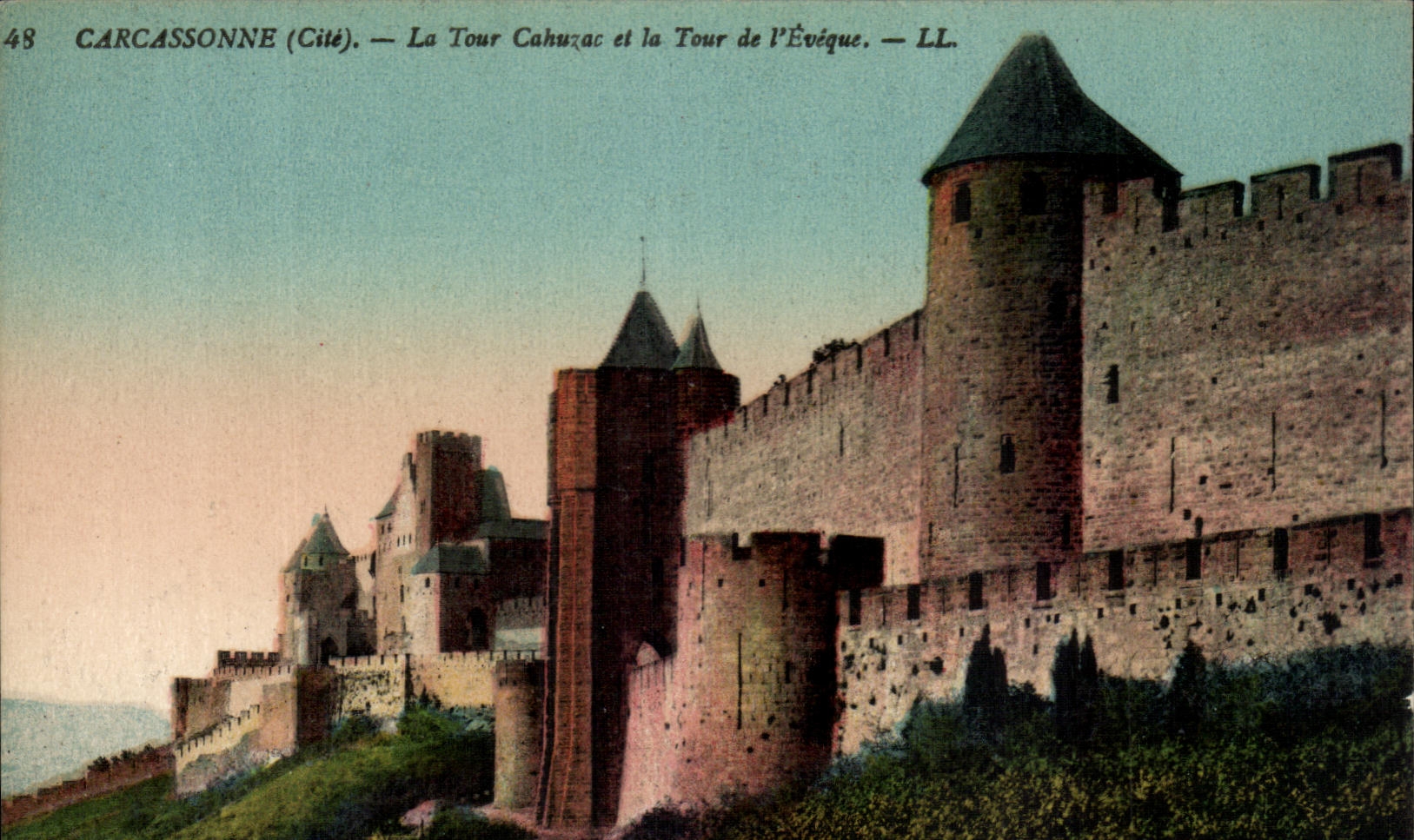 CPA Carcassonne La Tour Cahuzac Et La Tour De l'Eveque