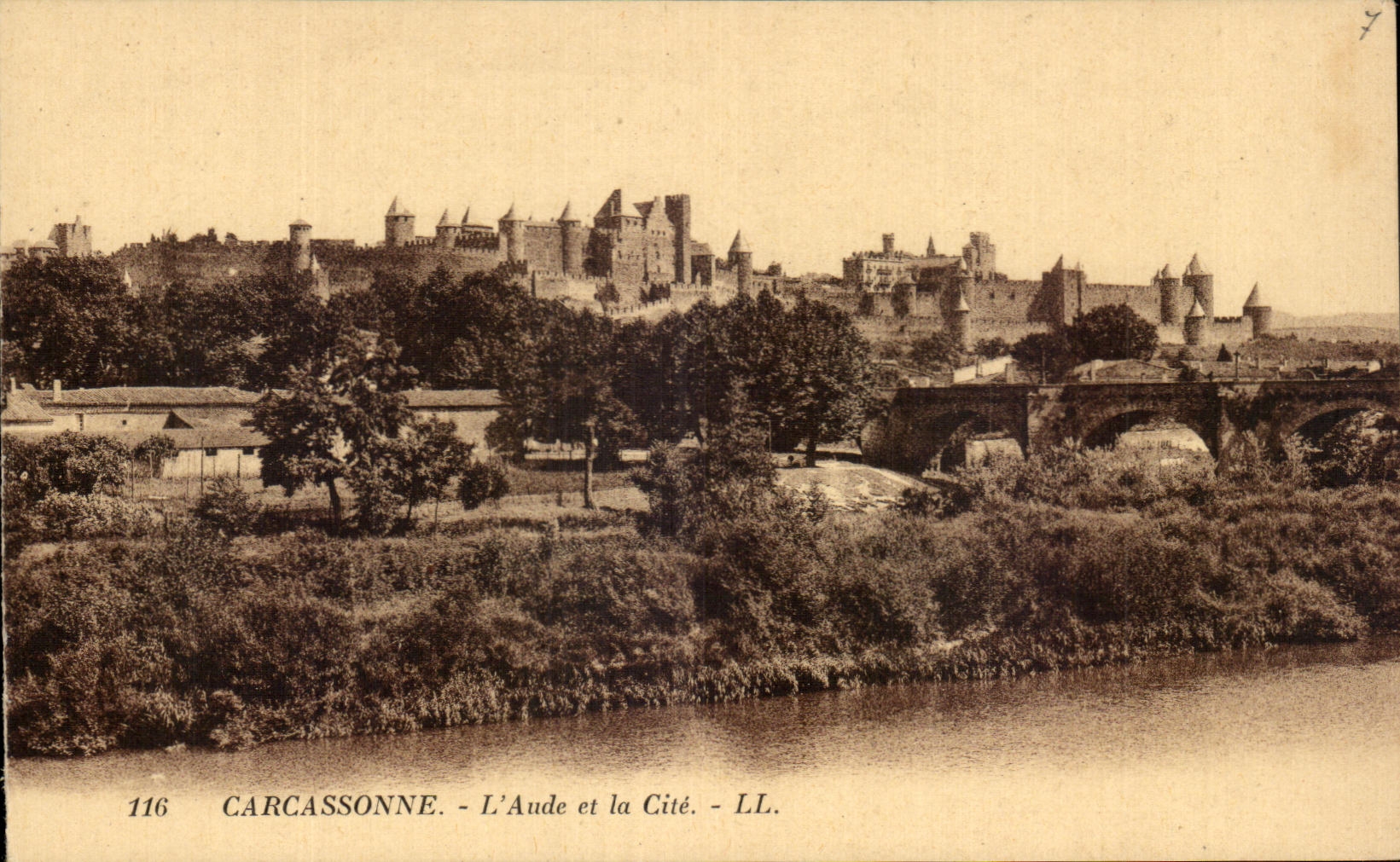 CPA Carcassonne L'Aude Et La Cite
