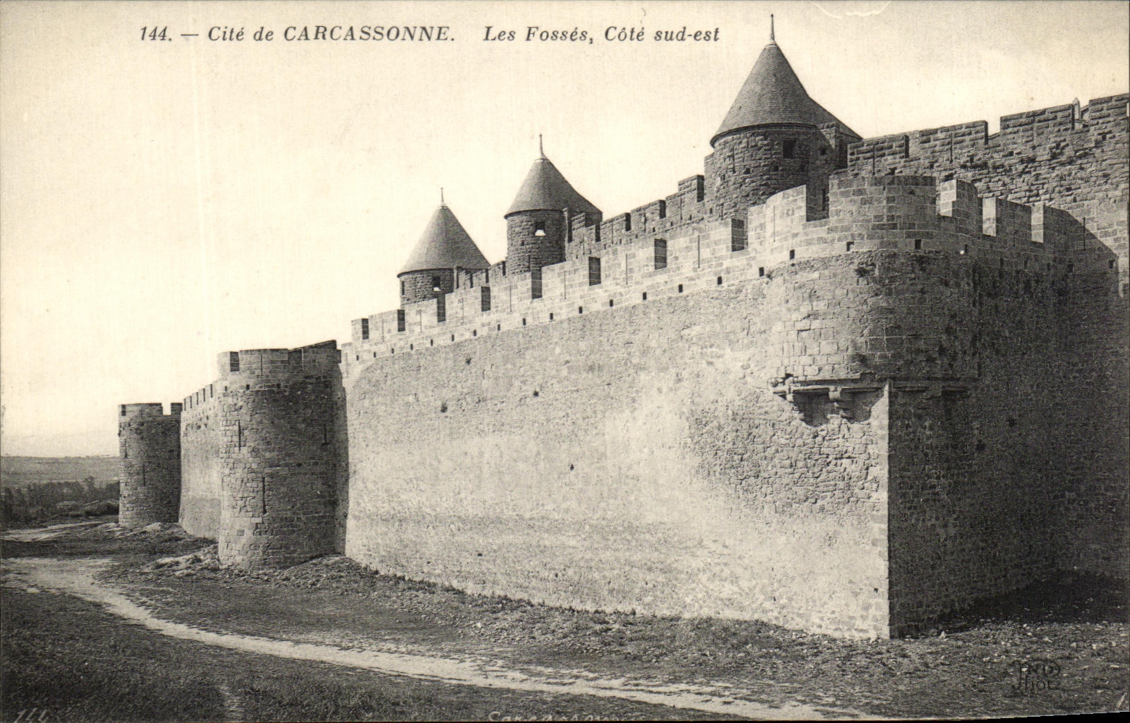 CPA Cite de Carcassonne Les Fosses Cote sud est