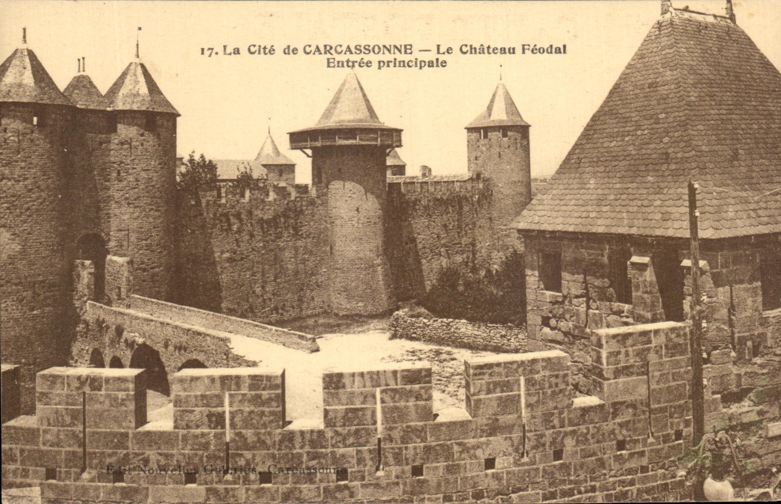 CPA la Cite de Carcassonne Le Chateau Feodal Entree principale