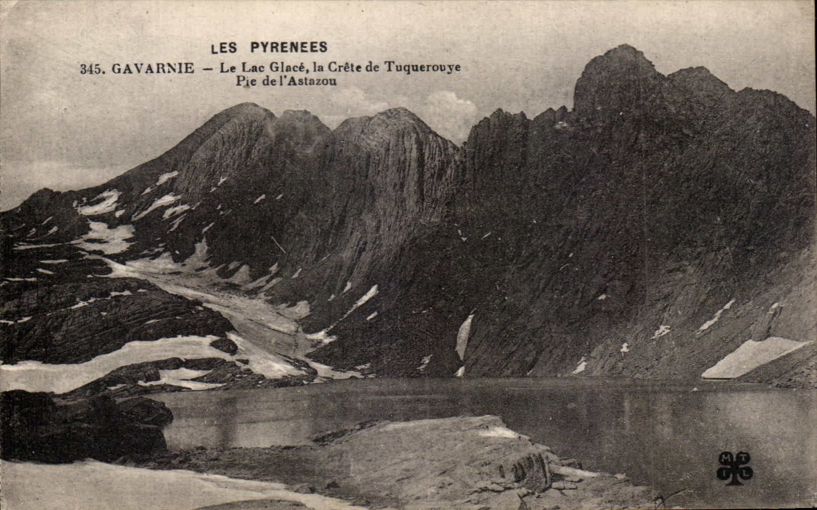 CPA Les Pyrenees Gavarnie le lac Glace la Crete de Tuquerouye Pic de l'Astazou
