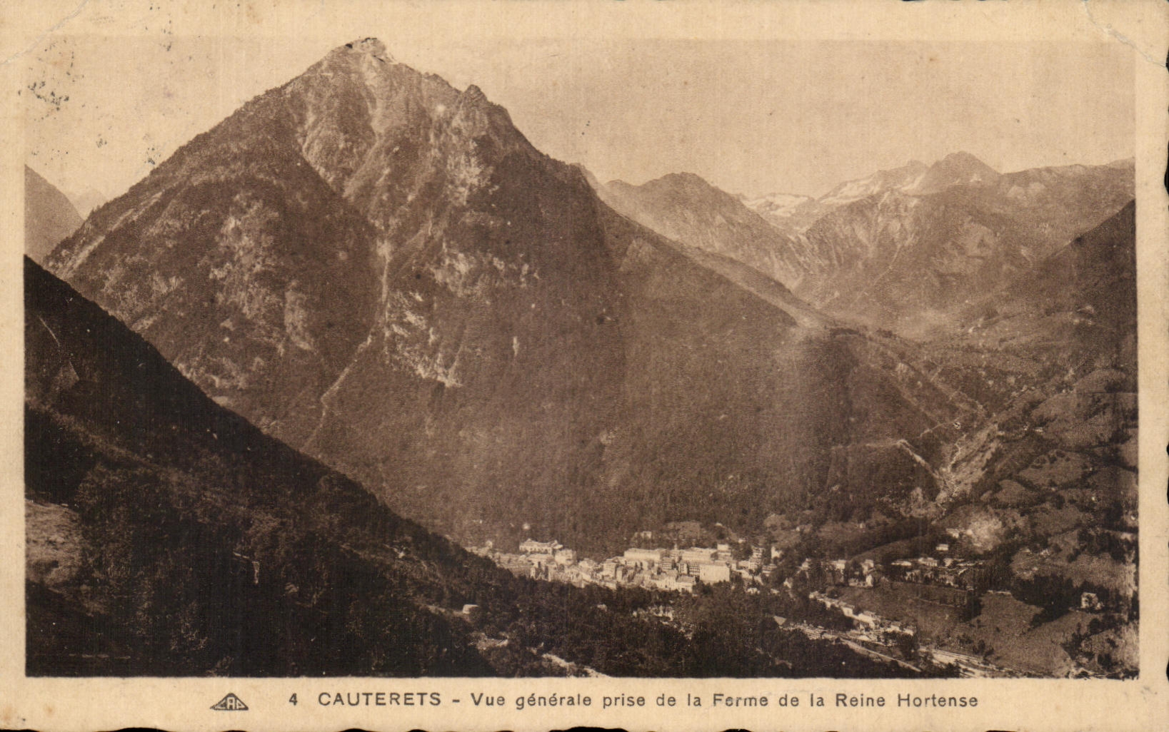 Cauterets — Vue générale prise de la Ferme de la Reine Hortense — Édition du Ruis