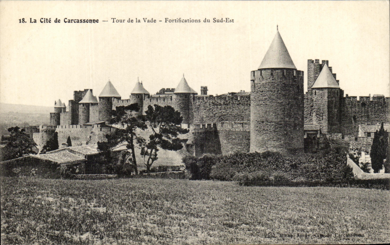 CPA La Cite de Carcassonne Tour de la Vade Fortifications du Sud Est