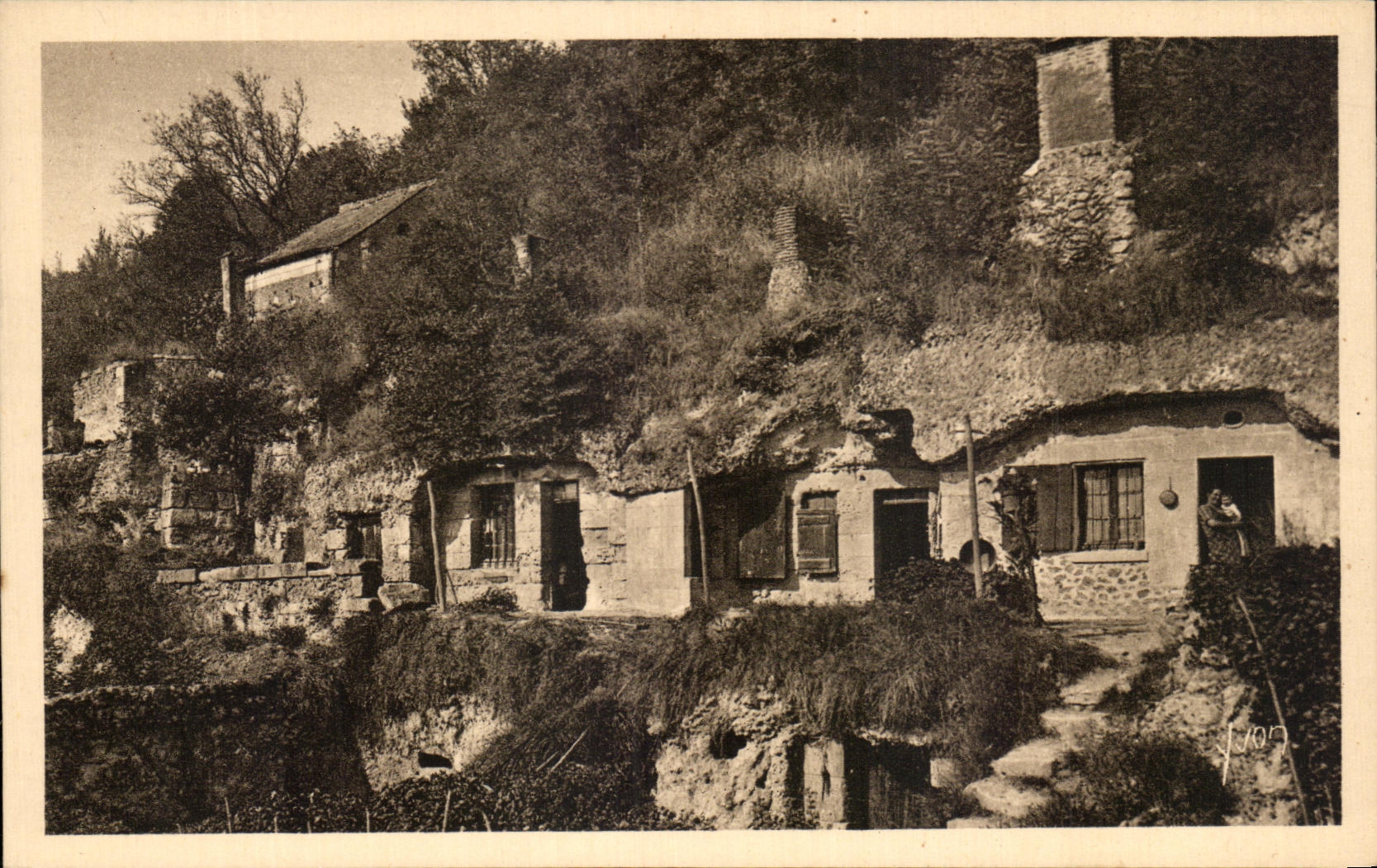 CPA Chateaux De La Loire Les Troglodyles modernes pres Langeais