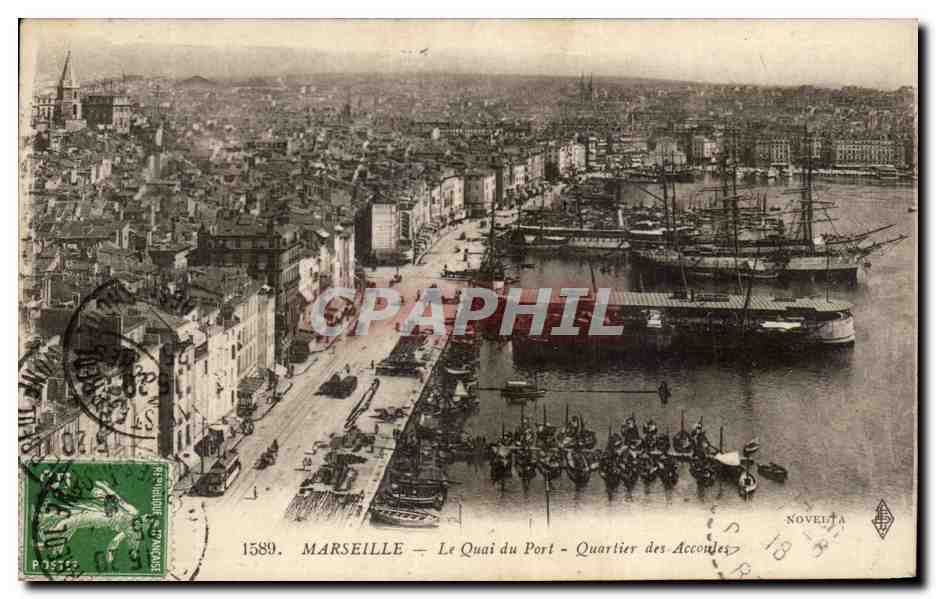 CPA Marseille Le Quai du Port Quartier des Accoules Bateaux 